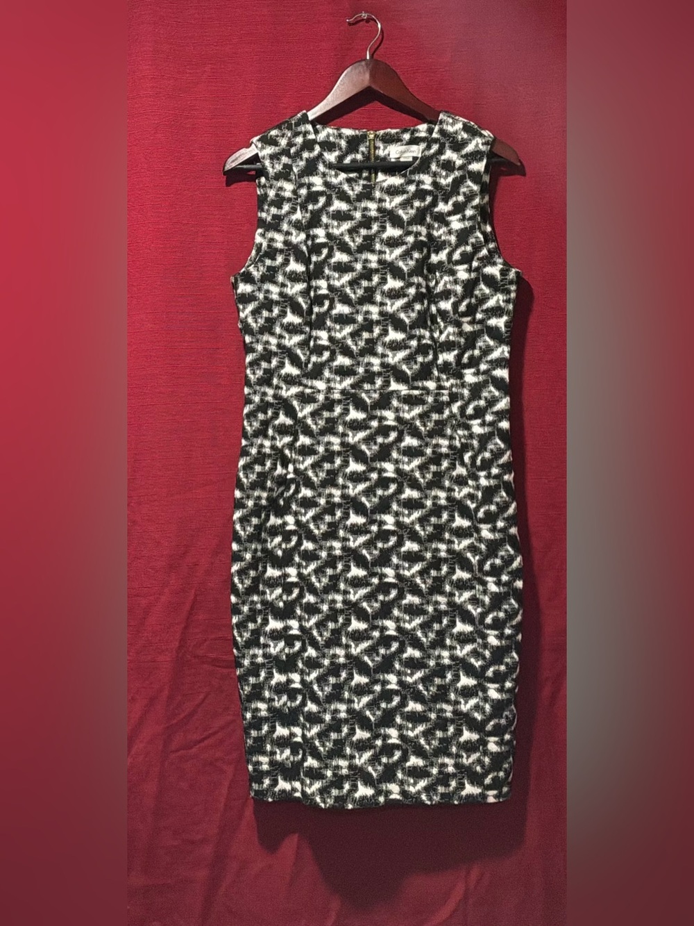 Calvin Klein Black and White Patterned Sleeveless Sheath Dress